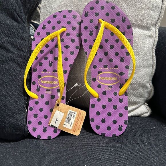 Havaianas Purple Cat Print Flip Flops with Yellow Straps - Picture 1 of 4